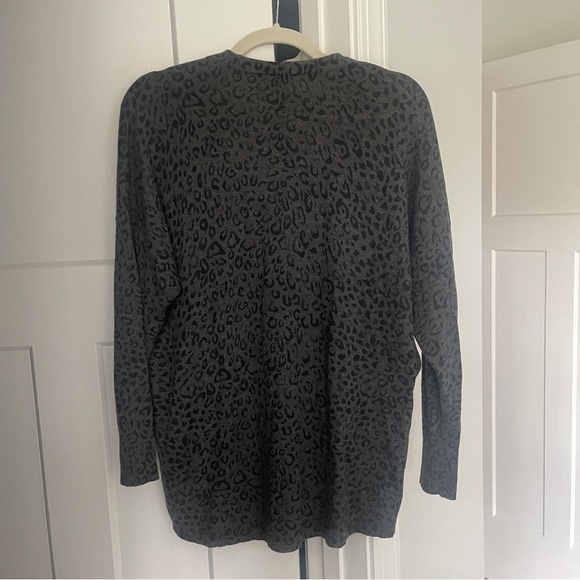 Joie V Neck Leopard Gray Long Sleeve Sweater - Picture 4 of 4